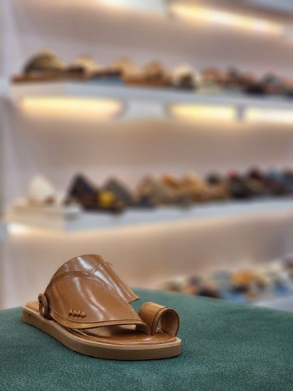 صورة شرقي جلد ساده